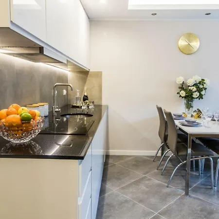 Golden Blue With Pool&jacuzzi Apartment Danzig