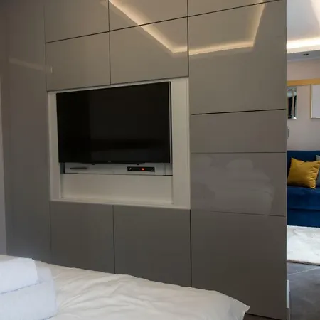 Apartment Golden Blue With Pool&jacuzzi Danzig