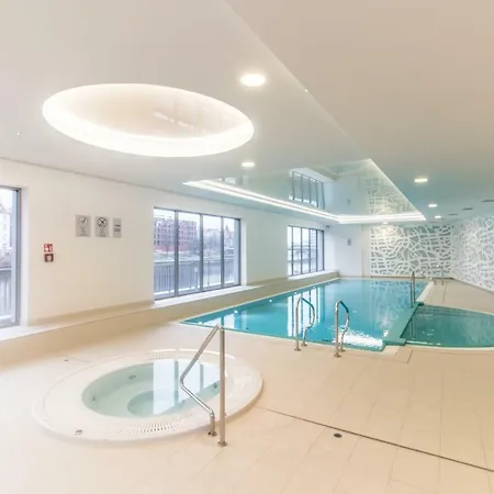 Golden Blue With Pool And Jacuzzi Διαμέρισμα Γκντανσκ